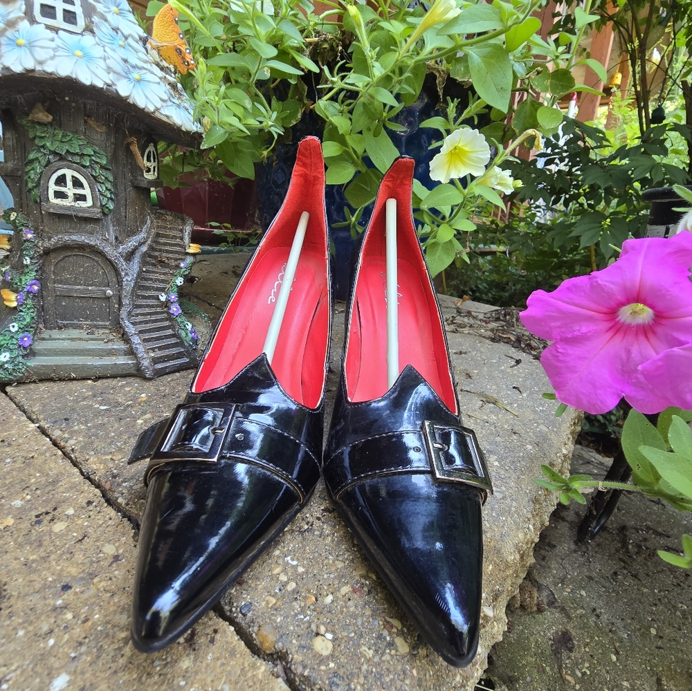 Witchy Black Patent Pointed Toe Heels with Buckle – Size 7